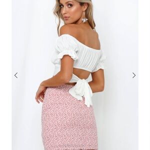 Danced Until Four Crop 

Hello Molly